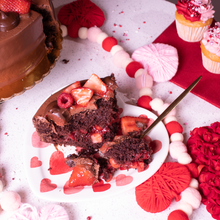 Cargar imagen en el visor de la galería, PASTEL FRUTOS ROJOS CHOCOLATE