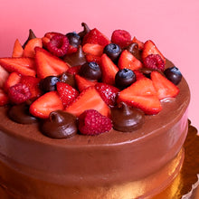 Cargar imagen en el visor de la galería, PASTEL FRUTOS ROJOS CHOCOLATE