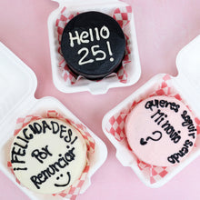 Cargar imagen en el visor de la galería, PASTEL CAJITA PERSONALIZADO