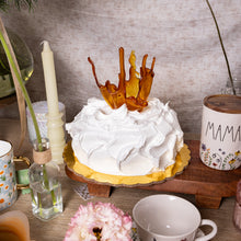 Cargar imagen en el visor de la galería, PASTEL MERENGUE CORONA
