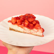 Cargar imagen en el visor de la galería, ALTO CHEESECAKE FRESA
