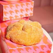 Cargar imagen en el visor de la galería, PAN DE MUERTO TRADICIONAL
