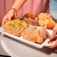Cargar imagen en el visor de la galería, PAN DE MUERTO RELLENO
