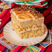 Cargar imagen en el visor de la galería, PASTEL DE ELOTE PATRIO
