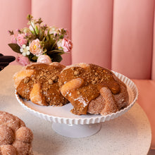 Cargar imagen en el visor de la galería, PAN DE MUERTO RELLENO
