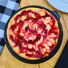 Cargar imagen en el visor de la galería, KETO CHEESECAKE MARMOLEADO DE FRESA INDEPENDENCIA
